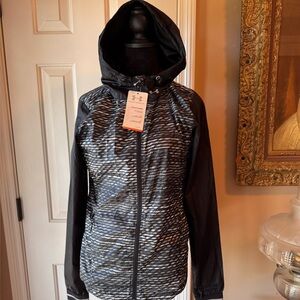 Under Armour Women's Black and Gray Patterned Windbreaker NWT